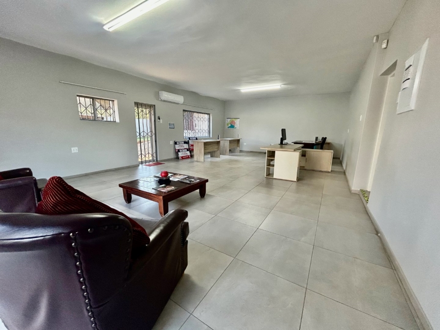 6 Bedroom Property for Sale in Schoemansville North West